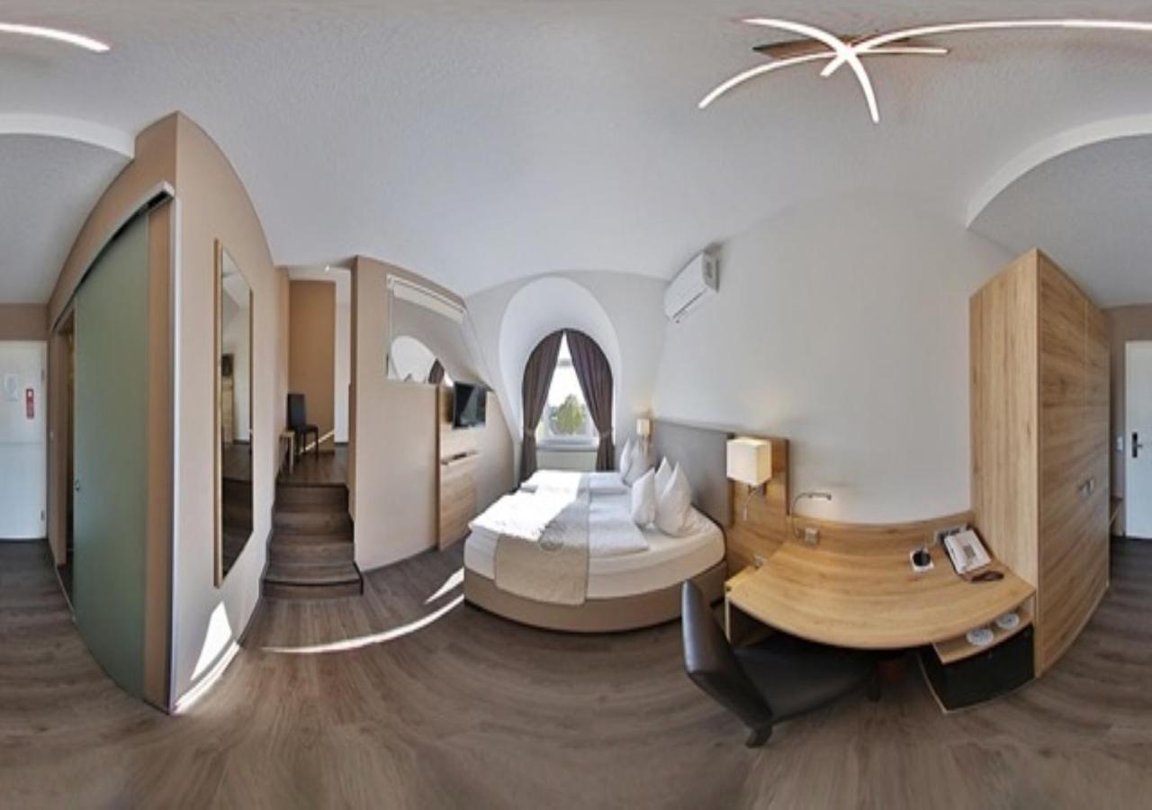 Hotel Bauschheimer Hof Russelsheim Bagian luar foto
