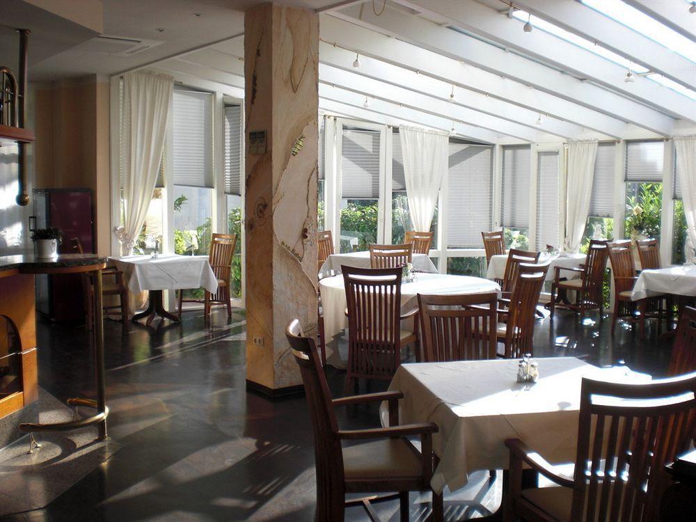 Hotel Bauschheimer Hof Russelsheim Bagian luar foto