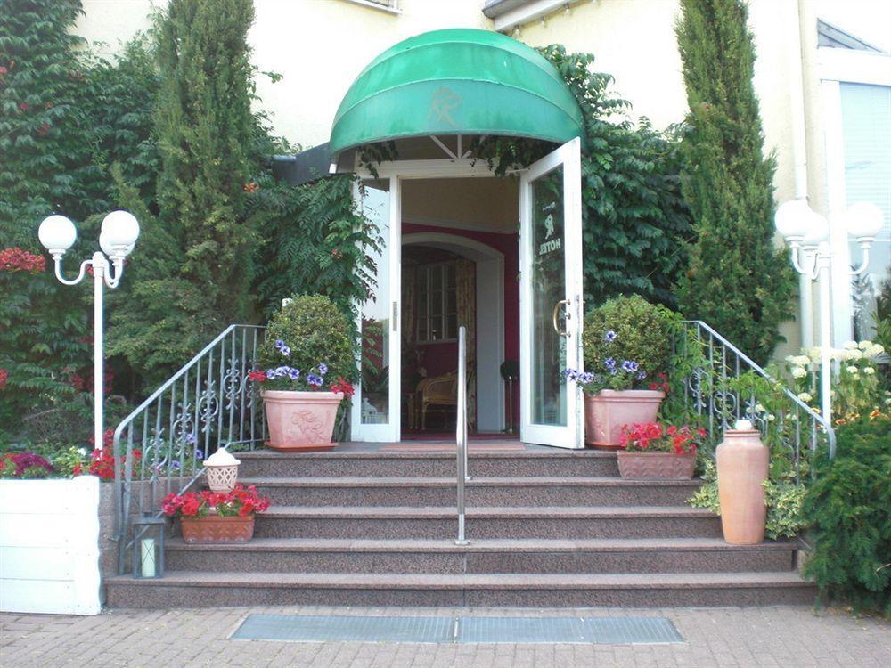 Hotel Bauschheimer Hof Russelsheim Bagian luar foto