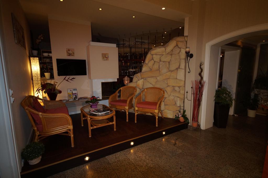 Hotel Bauschheimer Hof Russelsheim Bagian luar foto