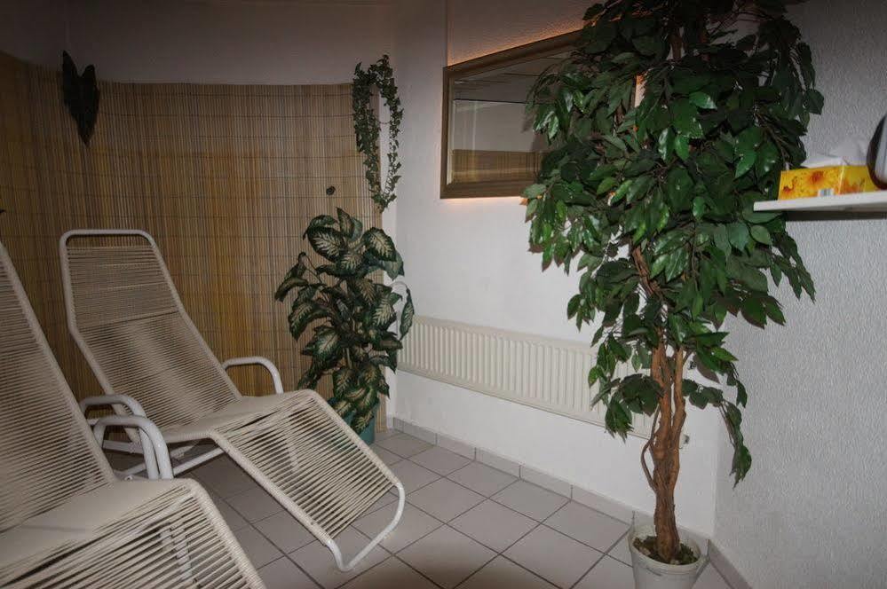 Hotel Bauschheimer Hof Russelsheim Bagian luar foto