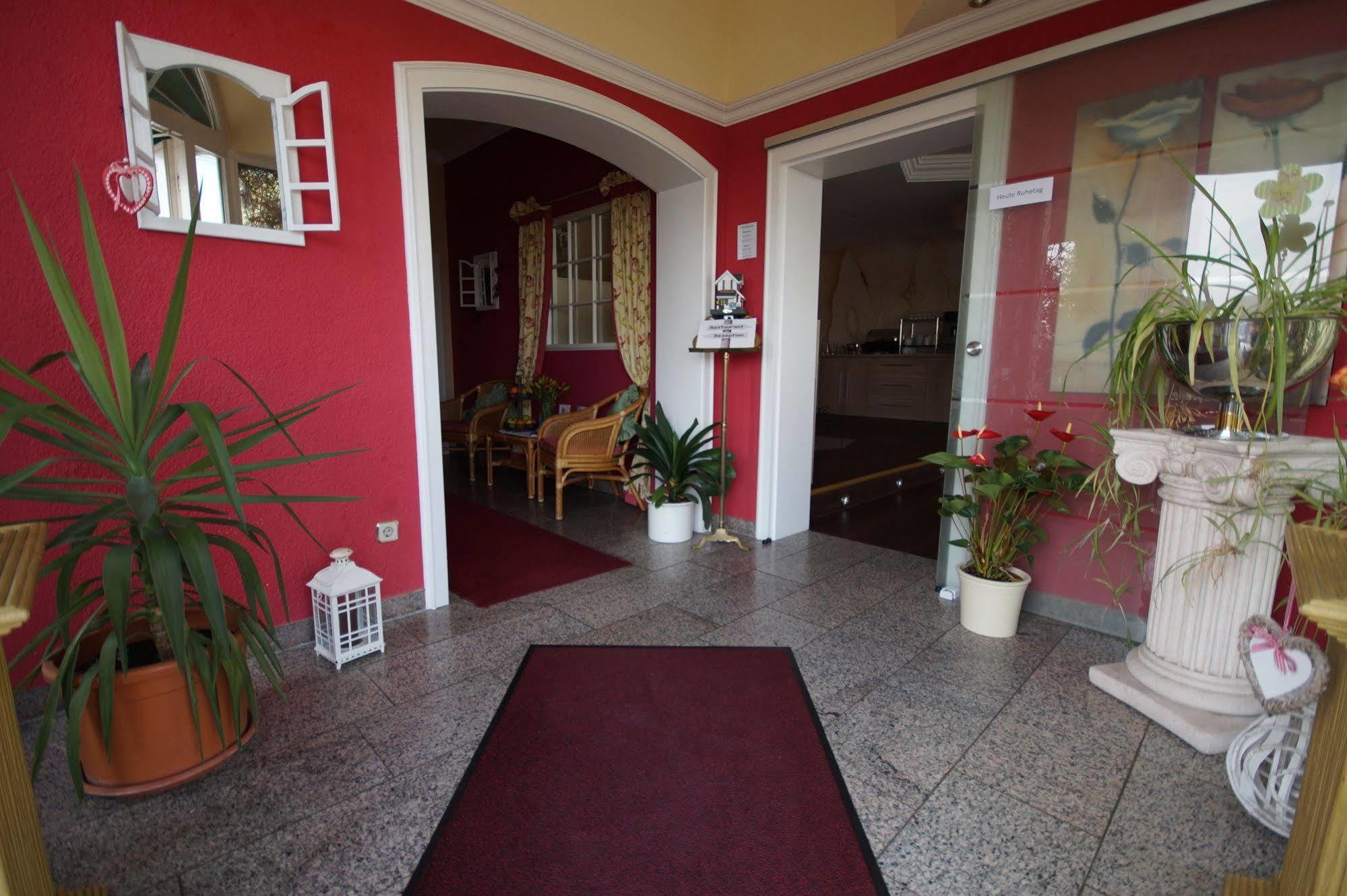 Hotel Bauschheimer Hof Russelsheim Bagian luar foto